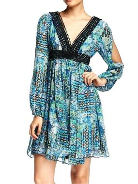 Betsey Johnson Crochet Trim Printed Gypsy Dress
Size 2